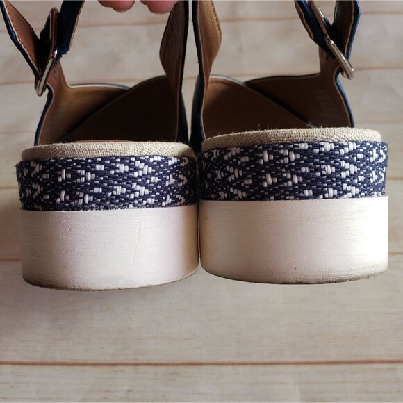 BCBGENERATION Xavier Satin Platform Cross Slingback Sandals Navy Size 8/38 - Picture 13 of 16